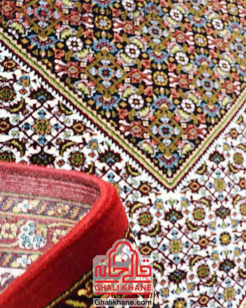 فرش مشهد 700 شانه طرح بیجار لاکی کد 702380