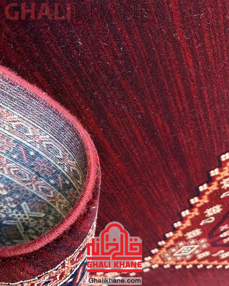 فرش مشهد 700 شانه رنگ زمینه لاکی کد 871359