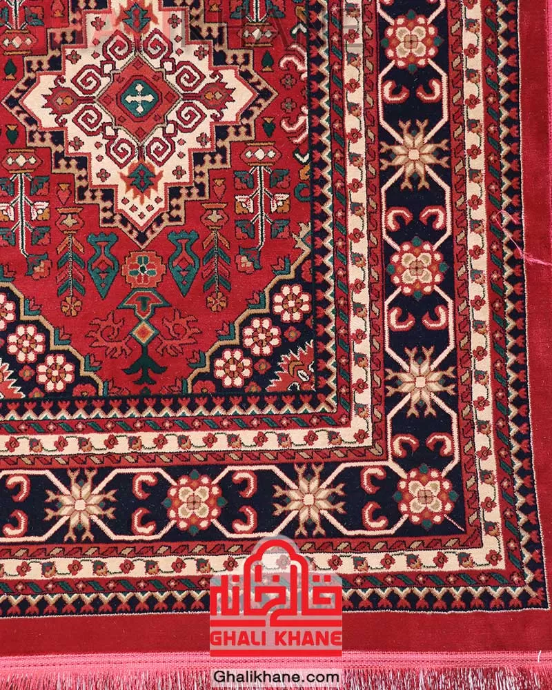 فرش هیوا طرح اناری رنگ‌ لاکی